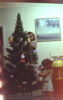 Xmas tree decorating 1976