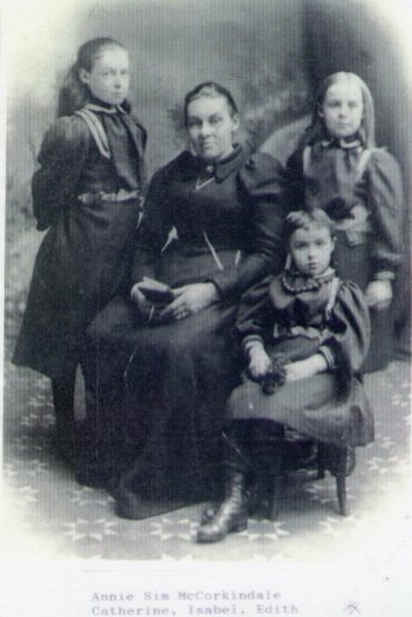 Annie Sim McC with daughters Kit Jean and Edith